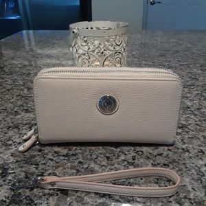 Tommy Hilfiger Wallet(or wristlet)